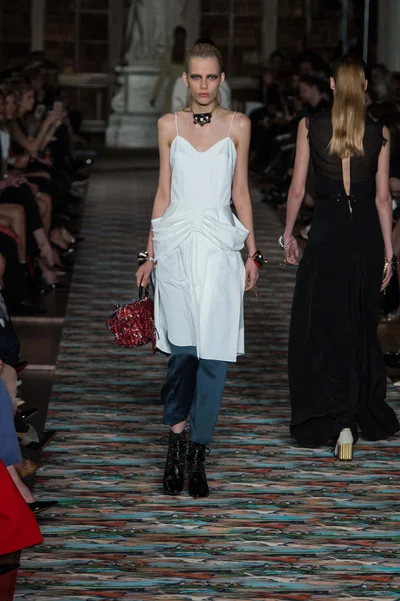 Look 36